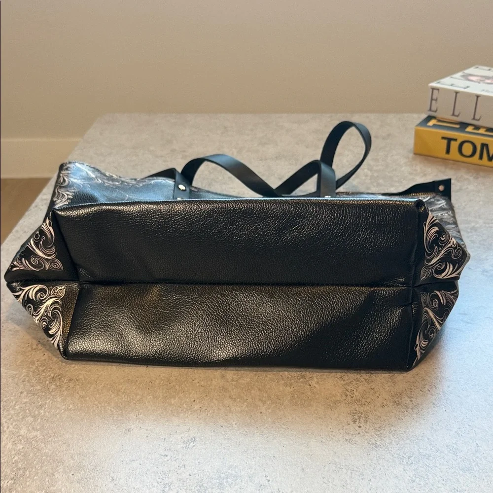 “Othello” Leather Black and White Tote Bag and Wallet - Picture 9 of 11